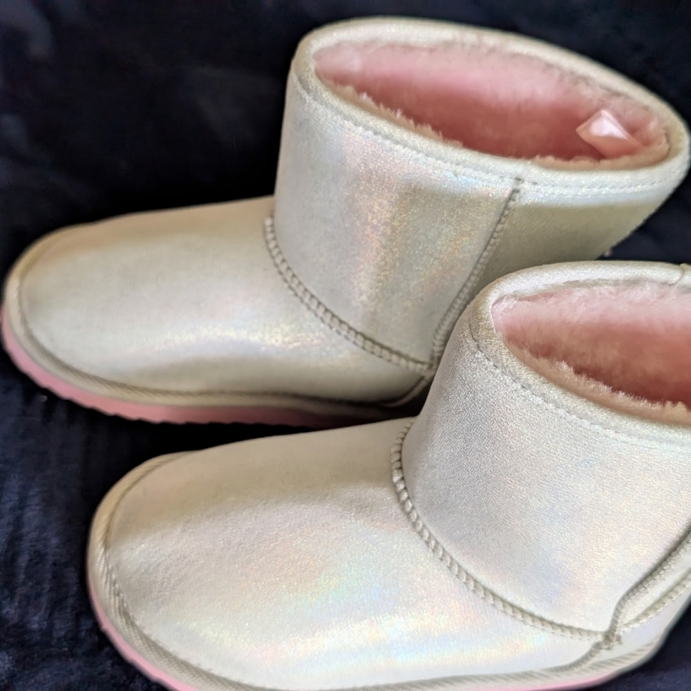 Old Navy Faux-suede, Faux-fur Lined Kids Boots